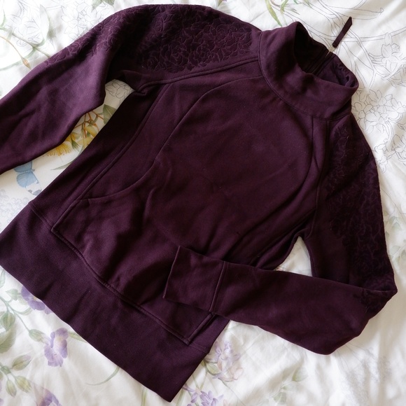 lululemon floral flock pullover / black cherry / size 2 - Picture 1 of 6